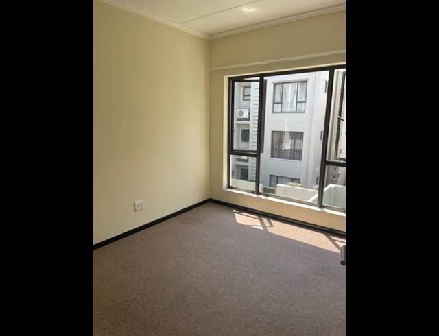 1 BEDROOM APARTMENT FOR SALE IN BRYANSTON